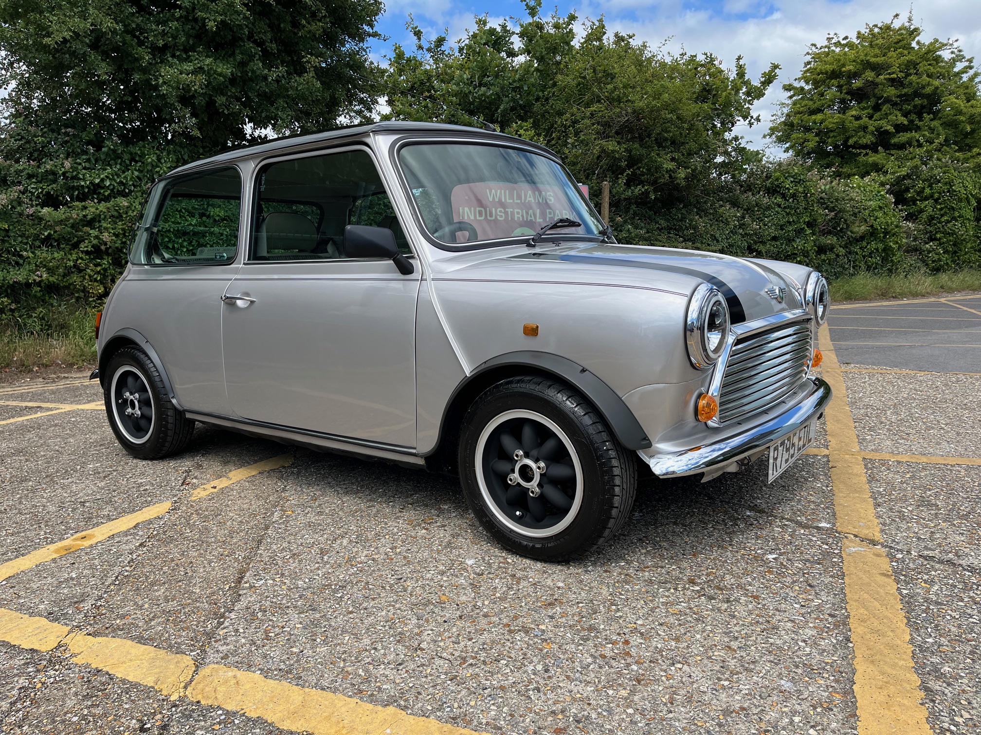 1998 Rover Mini 1275cc. MPi. Metallic Platinum Silver. Balmoral trim. Only 40k from new & 3 owners. Stunning.